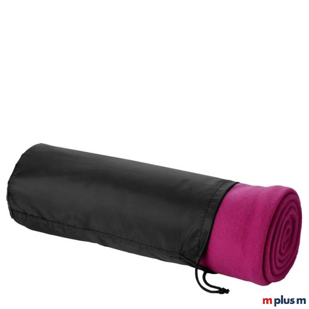 Die einfarbige 'Huggy' Decke besteht aus 100% Polarfleece. Die Decke wird mit einem praktischen Beutel mit Kordelzugverschluss geliefert.