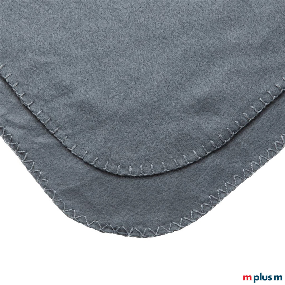 Die Decke aus Fleecestoff mit hochwertiger Verarbeitung perfekt als Werbeartikel