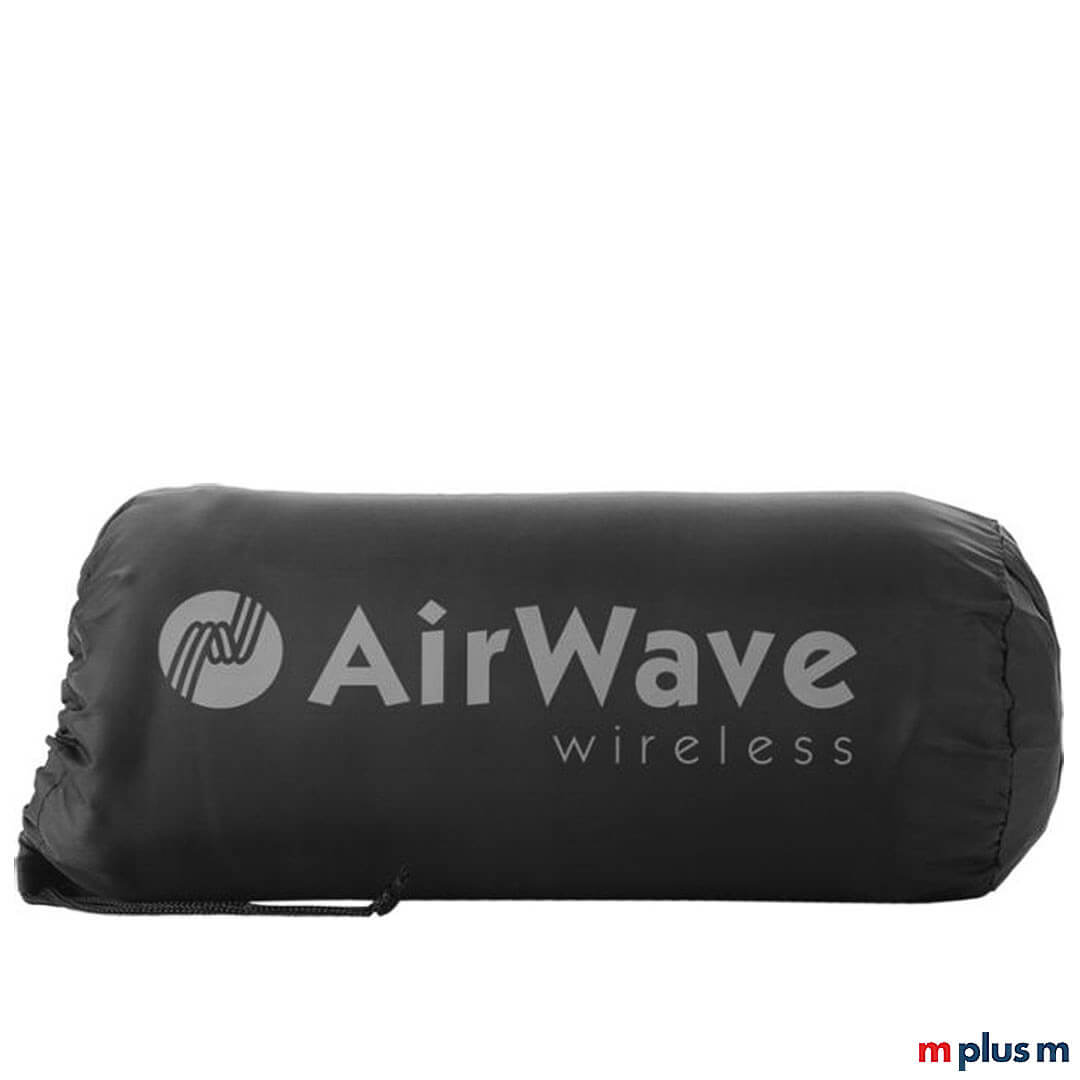 Die einfarbige 'Huggy' Decke besteht aus 100% Polarfleece. Die Decke wird mit einem praktischen Beutel mit Kordelzugverschluss geliefert.