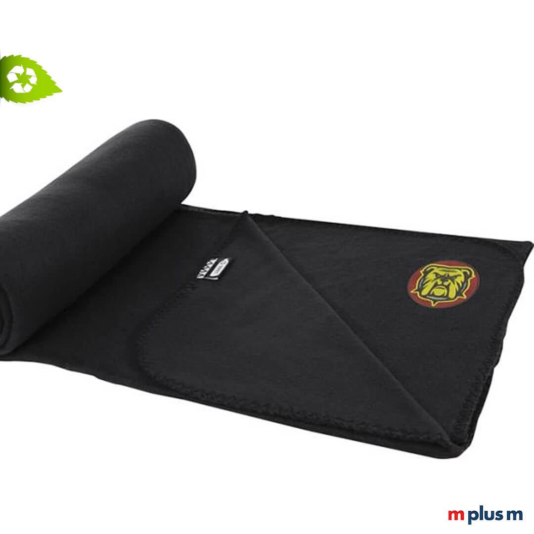 Nachhaltige Fleecedecke 'Polar' in der Farbe schwarz. Ab 25 Stück können Sie die Decke bedrucken lassen. Ideales Give Away, toller Werbeartikel und hochwertiges Werbegeschenk