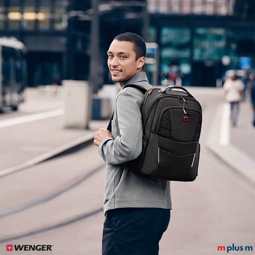 Wenger Altair Laptop Rucksack schwarz mit Fleece-Tabletfach und geräumigen Fächern, moderner Businessrucksack für Reisen mit Logo bedrucken