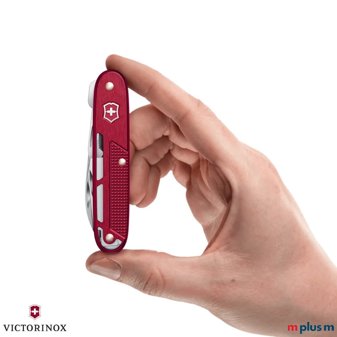 Synergy X Alox Taschenmesser in Rot mit strukturierten Alox-Schalen und präzise verarbeiteter Swiss Made Klinge