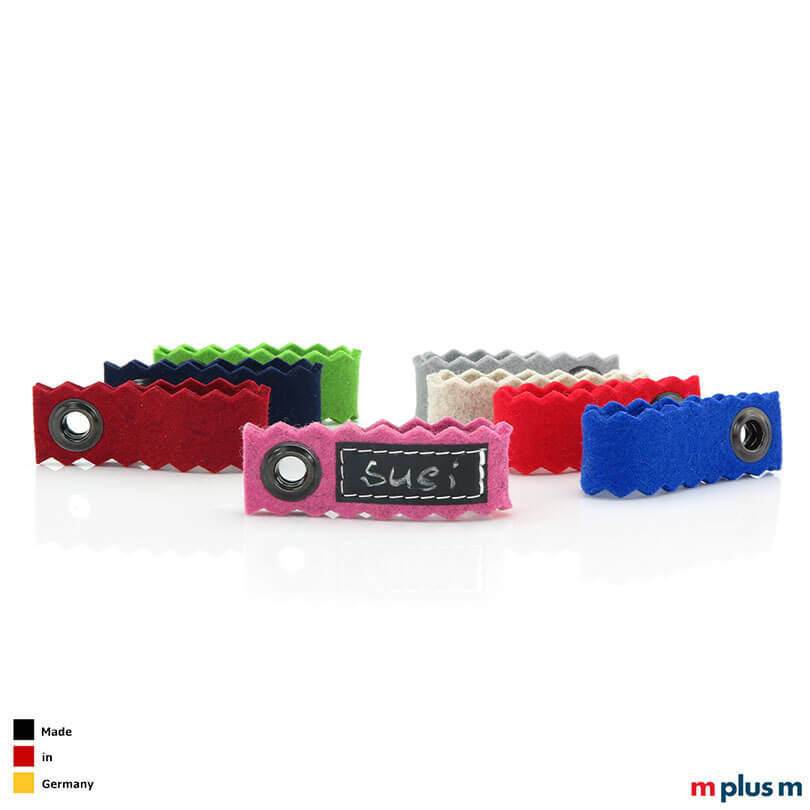 In vielen Farben lieferbar: Oktoberfest Goodie Maßkrugband Schlüsselanhänger aus Wollfilz 'Made in Germany'