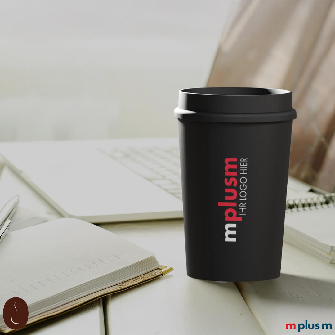 Schwarzer Uno M Becher aus BPA-freiem PP, leicht, robust und perfekt für täglichen Kaffee unterwegs