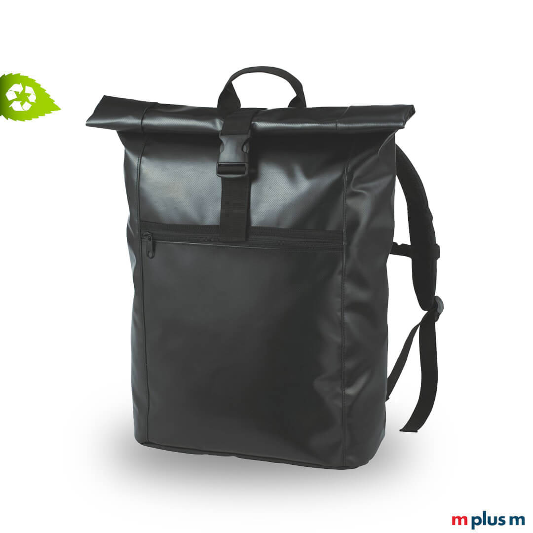 Schwarzer Kurier Economy Rucksack aus recycelter LKW-Plane mit Rollverschluss und Reißverschluss-Vortasche, wetterfest und stylisch.