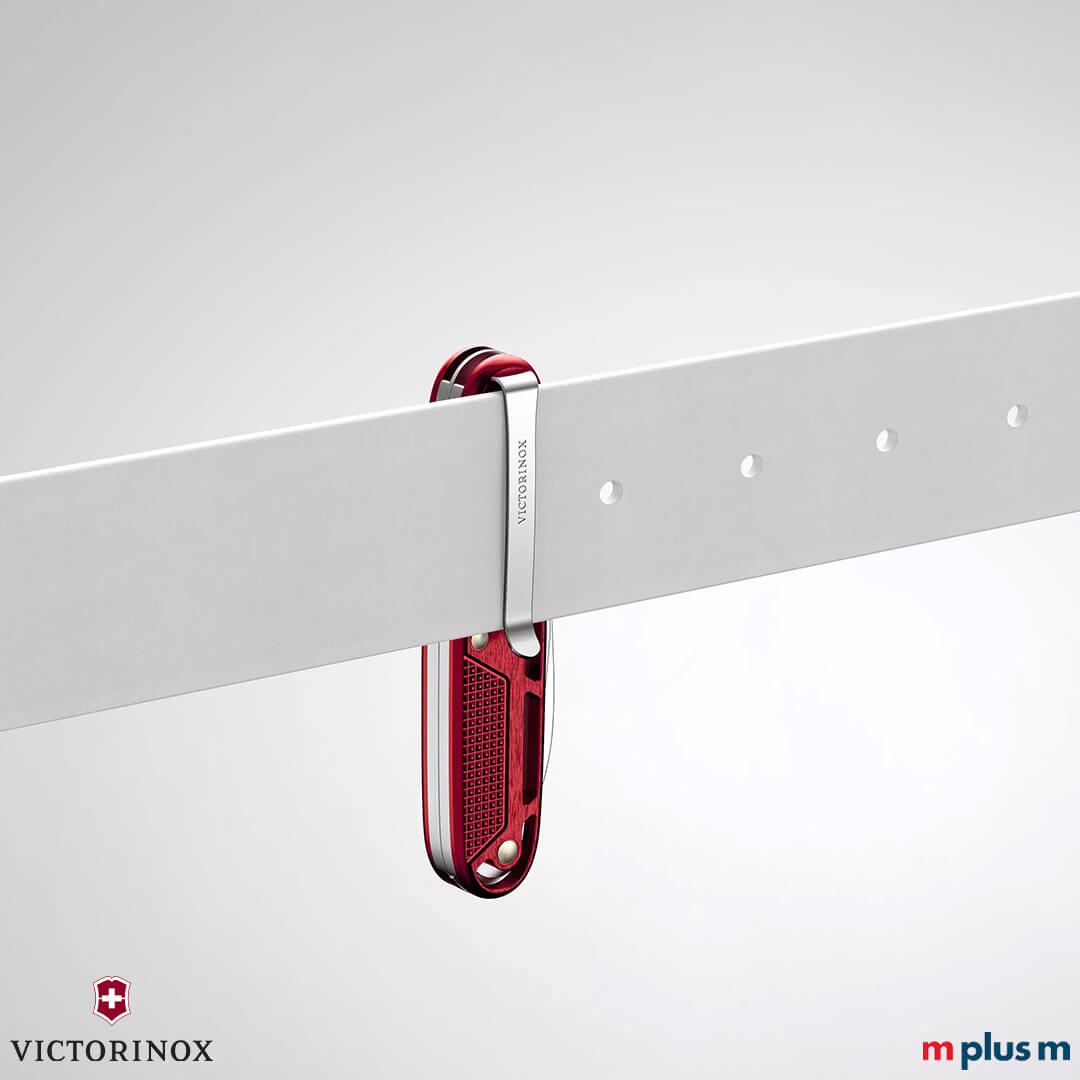 Onefold Alox Taschenmesser Rot am Gürtel getragen mit Aluminium-Schalen, optional personalisierbar per Gravur